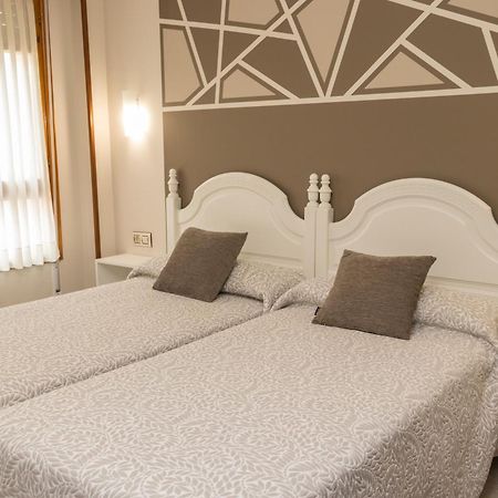 Hotel Plaza Кангас-де-Оніс Екстер'єр фото
