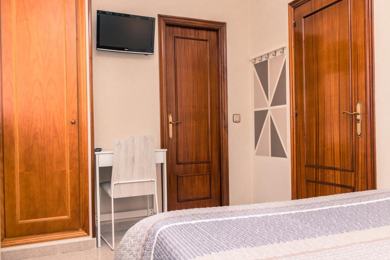 Hotel Plaza Кангас-де-Оніс Екстер'єр фото